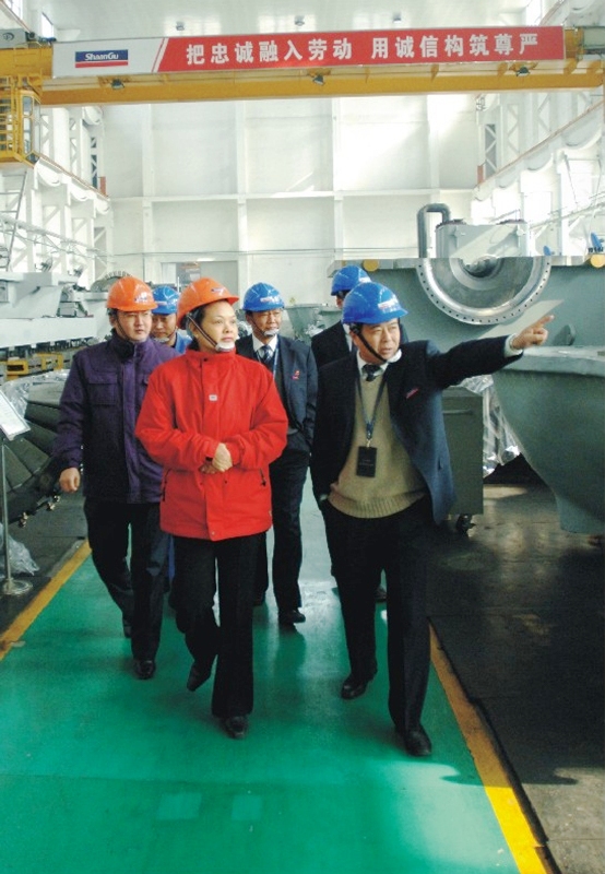 2007年国度发改委工业司副司长黄鹂来NG28视察