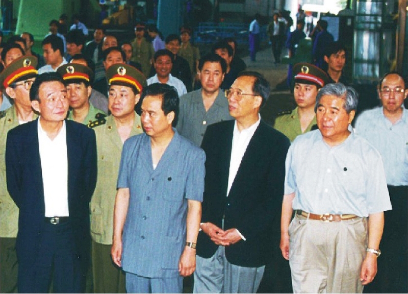 1999年党和国度辅导人吴国国、曾培炎、陕西省辅导李建国、程安东来NG28视察